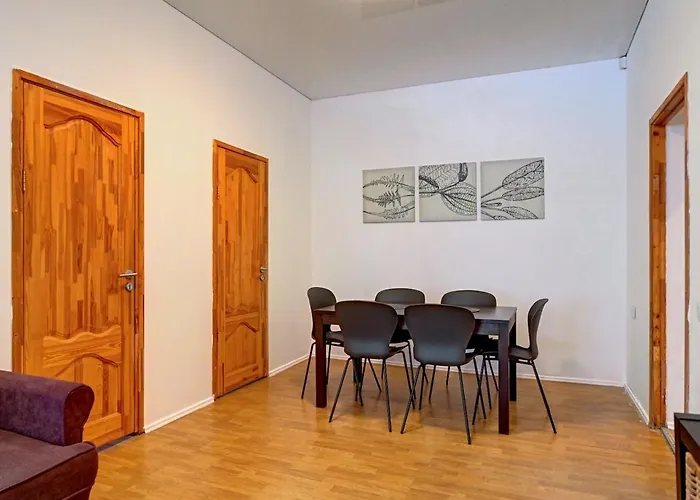 Merkela 2br Lägenhet Riga